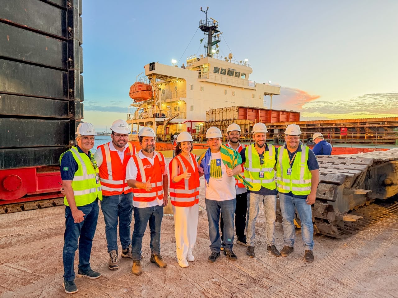 LOGÍSTICA ][ Porto Piauí realiza primeira atracação de navio de carga